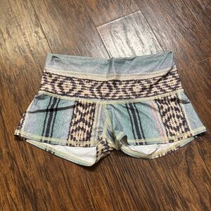 Teeki hot yoga shorts